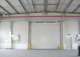 河南工業(yè)提升門(mén)廠家,客戶(hù)值得信賴(lài)的企業(yè)！【廣州奇翔】